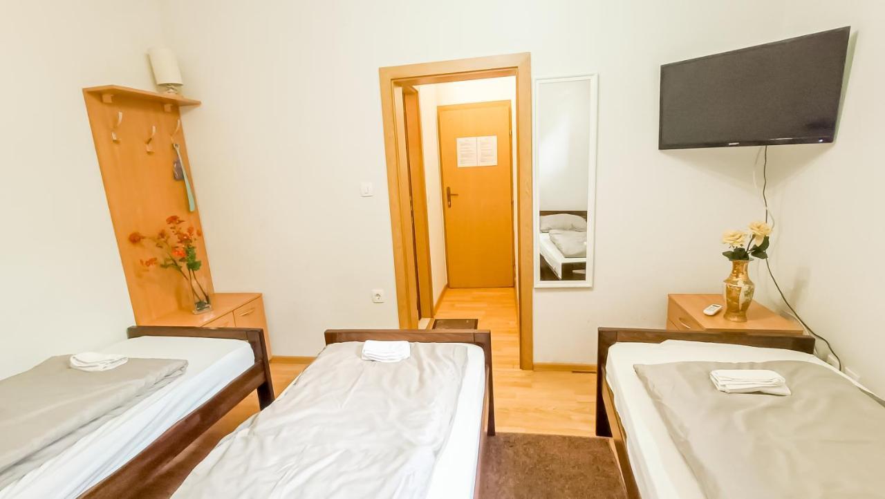 Bascarsija Guesthouse - Private Bath, Tv & Aircon Sarajevo Bagian luar foto