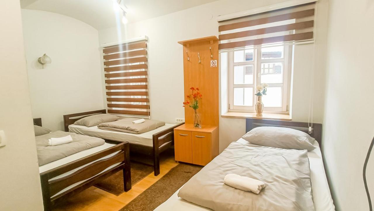 Bascarsija Guesthouse - Private Bath, Tv & Aircon Sarajevo Bagian luar foto