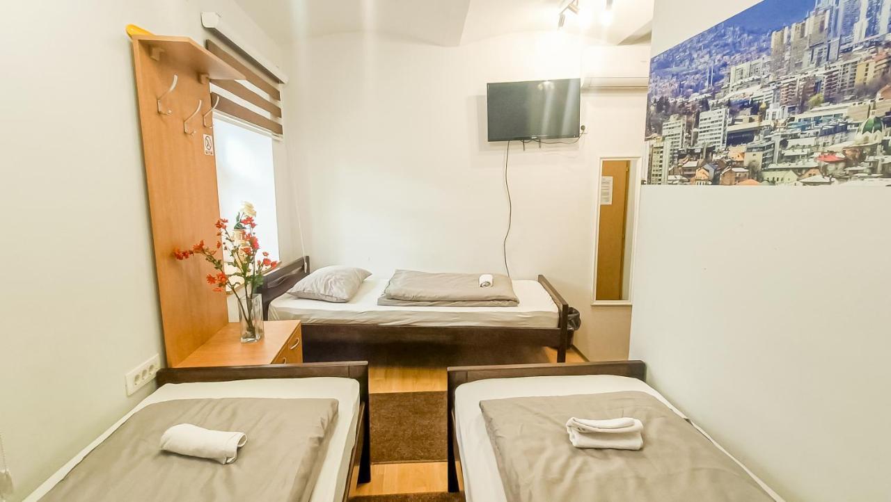 Bascarsija Guesthouse - Private Bath, Tv & Aircon Sarajevo Bagian luar foto
